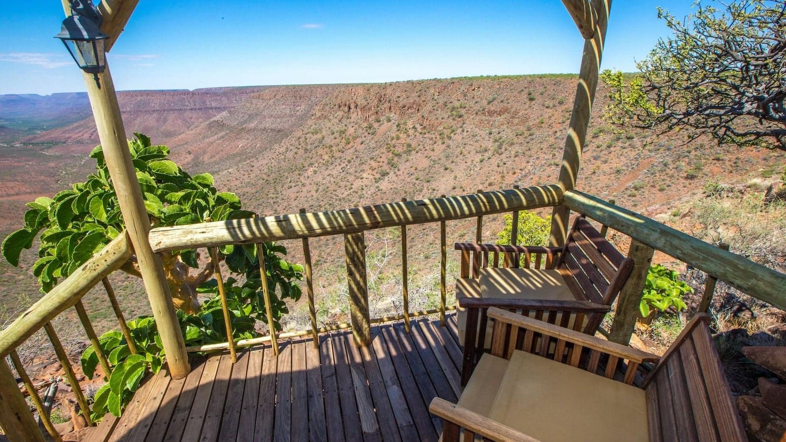 Blick ins Tal von einem Zimmer der Grootberg Lodge, Damaraland